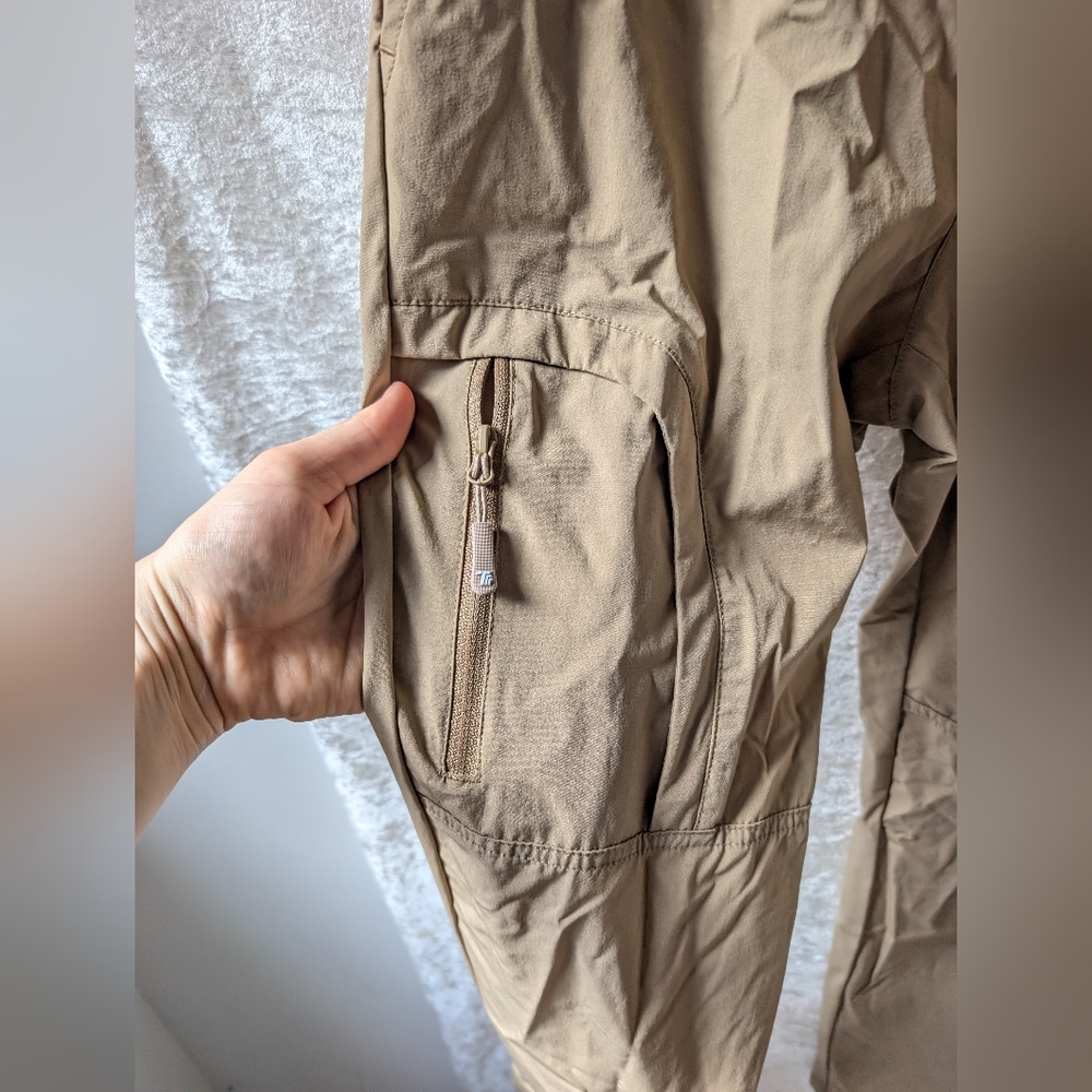 NWOT Nylon Spandex Khaki Zip Pocket Hiking Pants